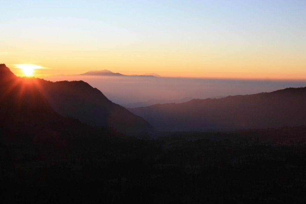 Východ slunce na Mt. Pananjakan