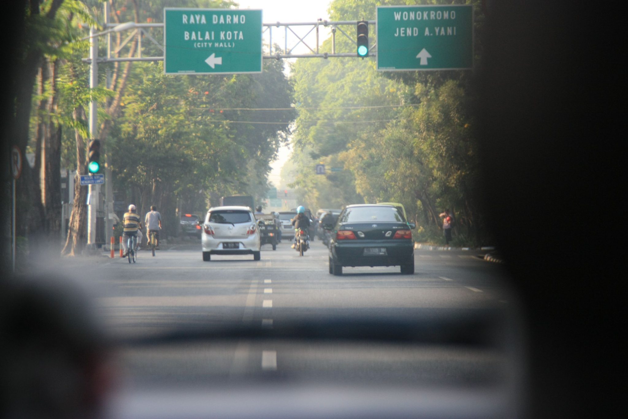 Surabaya z taxíku